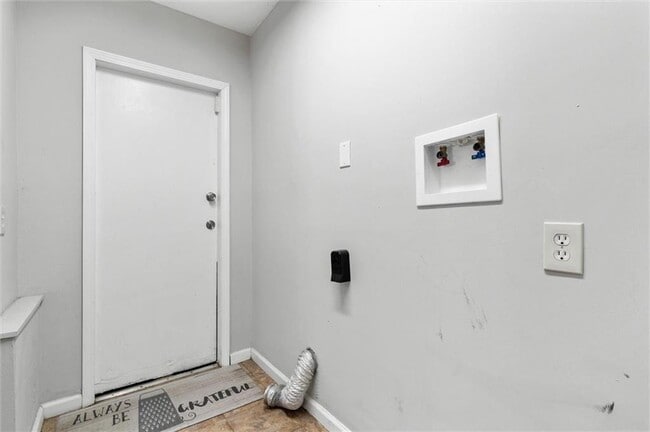 Building Photo - 164 June St