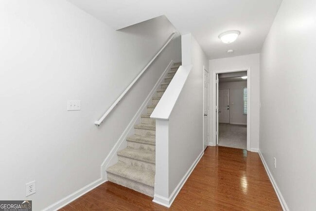 Building Photo - 6710 Stoneleigh Way