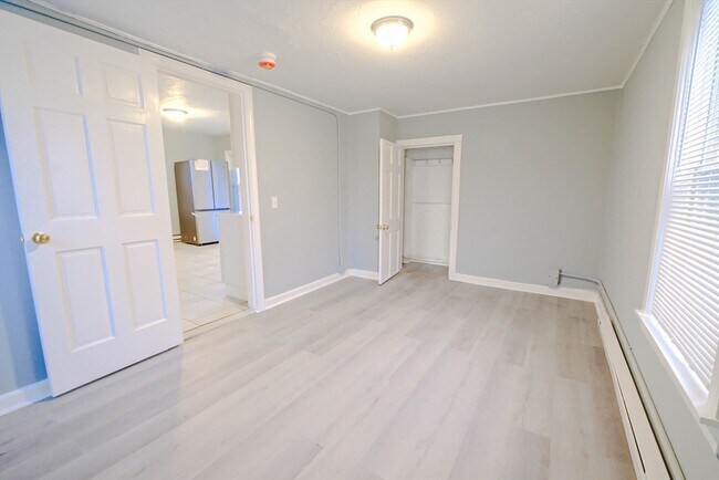 Building Photo - 105 Clarendon St