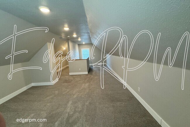 bonus area or 4th bedroom - 708 Minnesota St