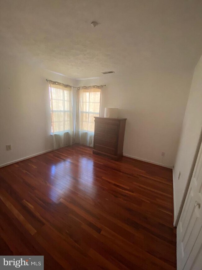 Building Photo - 10115 Summershade Ln