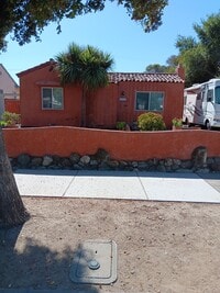 Building Photo - 710 E Orange St
