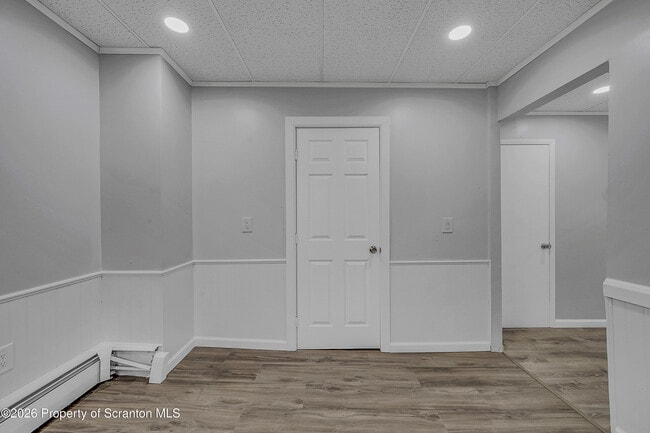 Building Photo - 8 Green Ridge St