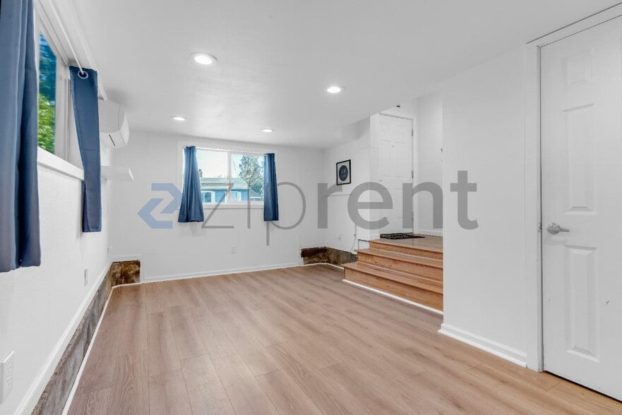 Building Photo - 6035 NE 17th Ave