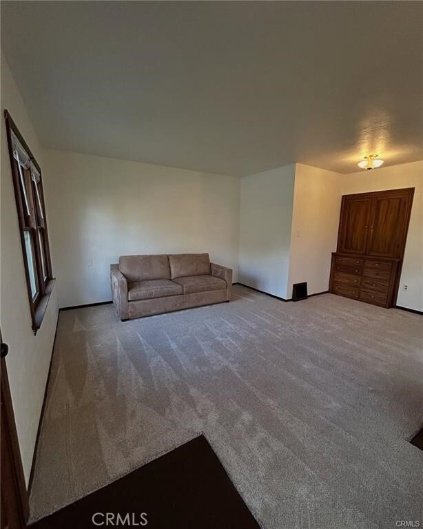 Building Photo - 1457 N Kenmore Ave