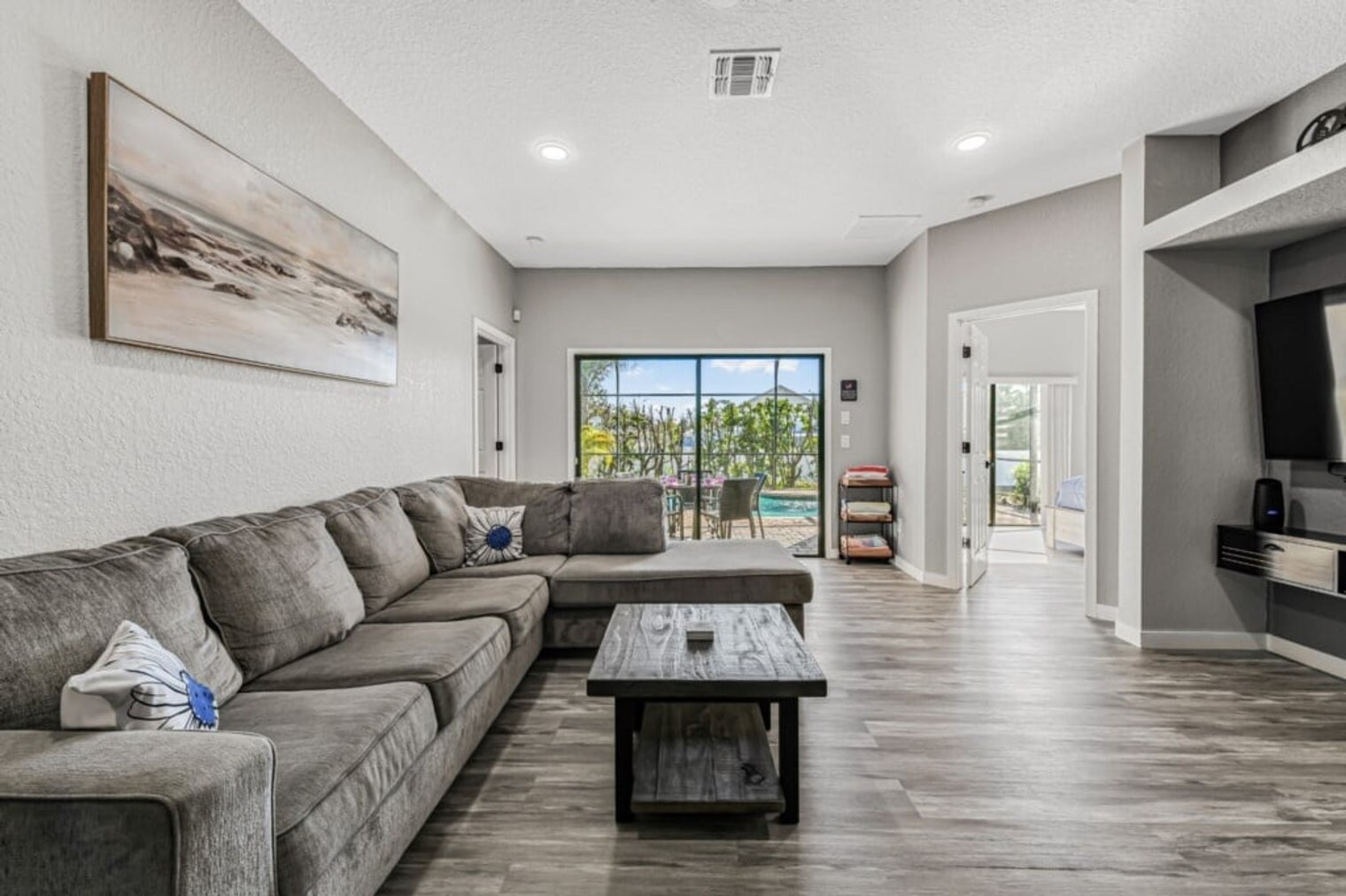 Building Photo - 16716 Lazy Breeze Loop