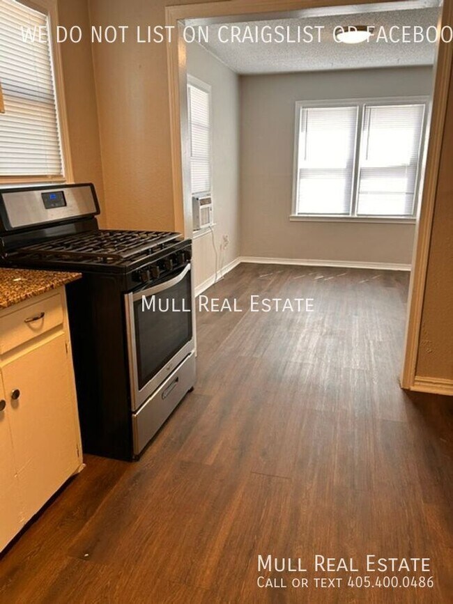 Building Photo - 4801 N Willow Ave