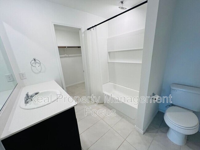 Building Photo - 3401 Harper St