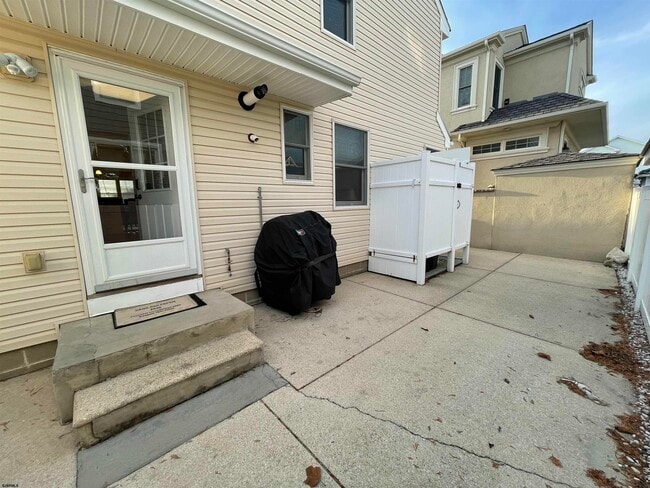 Building Photo - 13 S Kenyon Ave