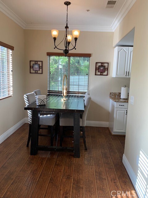 Building Photo - 1741 S Vallecito Dr