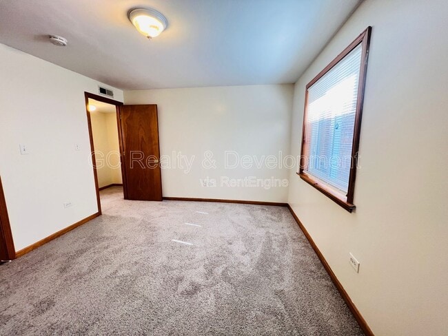 Building Photo - 12870 S Green St