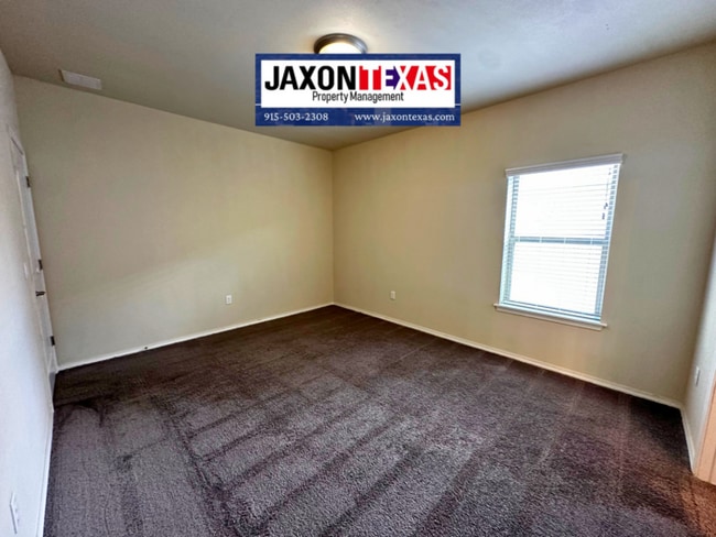 Building Photo - 220 Dora Baltea Pl