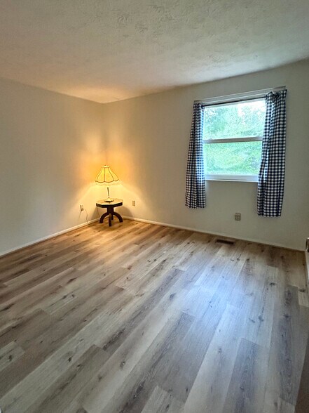 Building Photo - 12146 Birchhill Dr