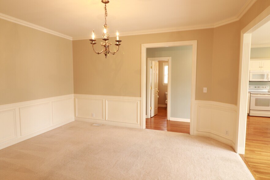 Dining Room - 5304 Wolfpen Woods Dr.