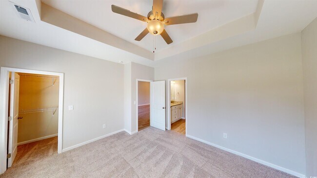 Building Photo - 86 Racquet Club Dr