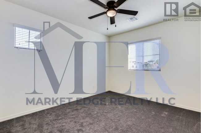 Building Photo - 3 Bed/2.5 Bath House in Gilbert! JOIN THE ...