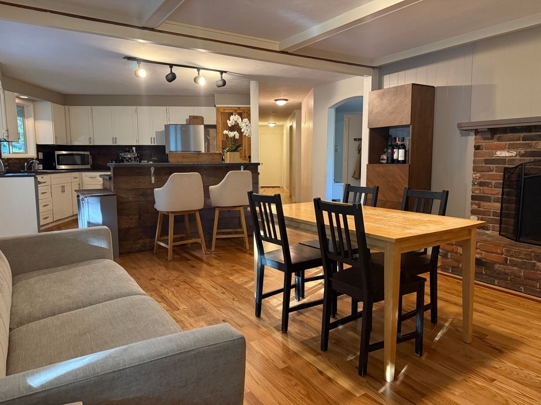 Building Photo - 610 Spencer Ct