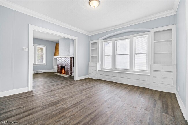 Building Photo - 3455 E 121st St