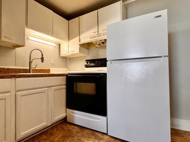 Building Photo - 1506 6th St SE