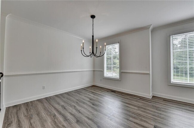 Building Photo - 6892 Roswell Rd NE