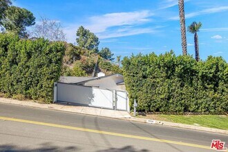 Building Photo - 16636 Calneva Dr