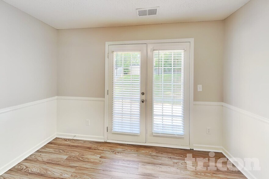 Building Photo - 3912 Farlow Rd