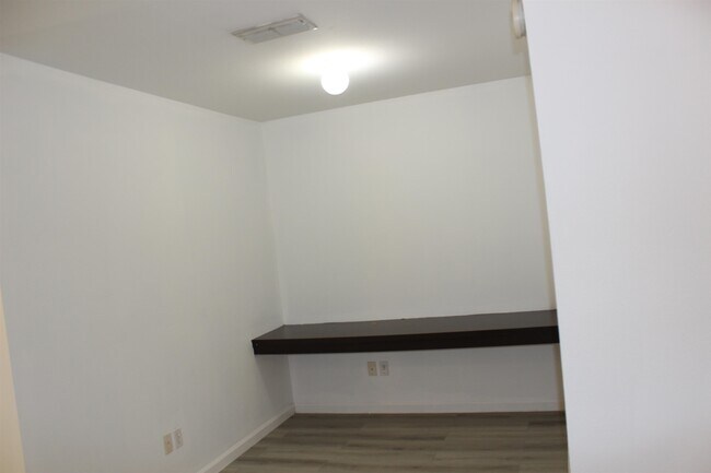 Building Photo - 1417 Pullen Rd