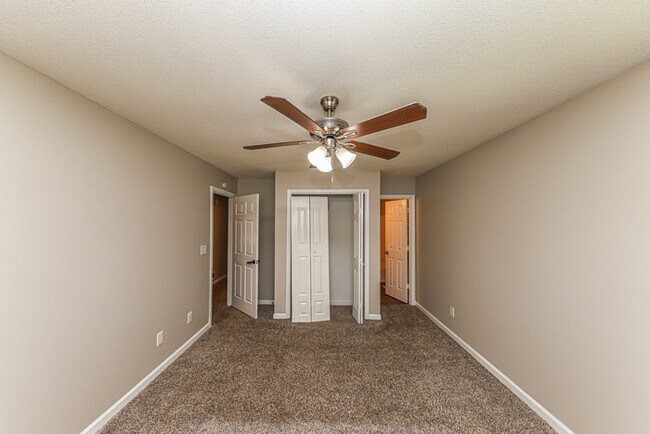Building Photo - Fantastic 3bd/2ba home! Let yourself in!