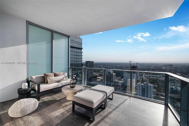 Building Photo - 851 NE 1st Ave