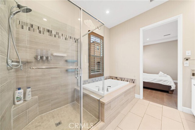 Building Photo - 114 Guinness