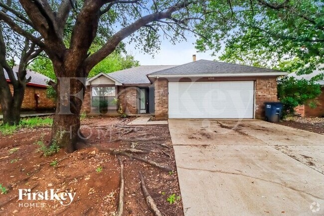 Building Photo - 3200 Creekwood Ln