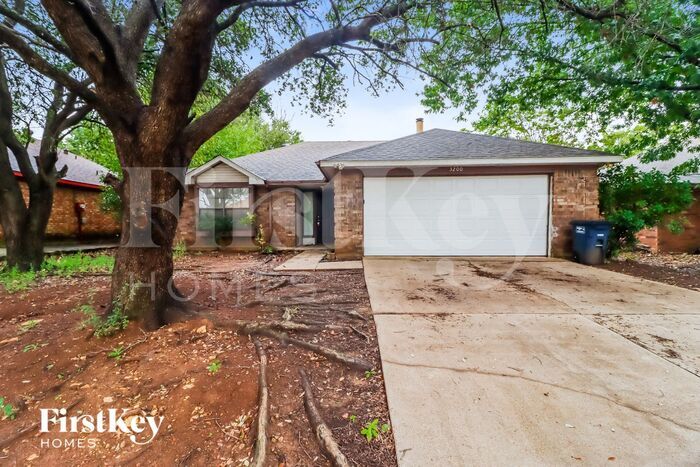 Primary Photo - 3200 Creekwood Ln