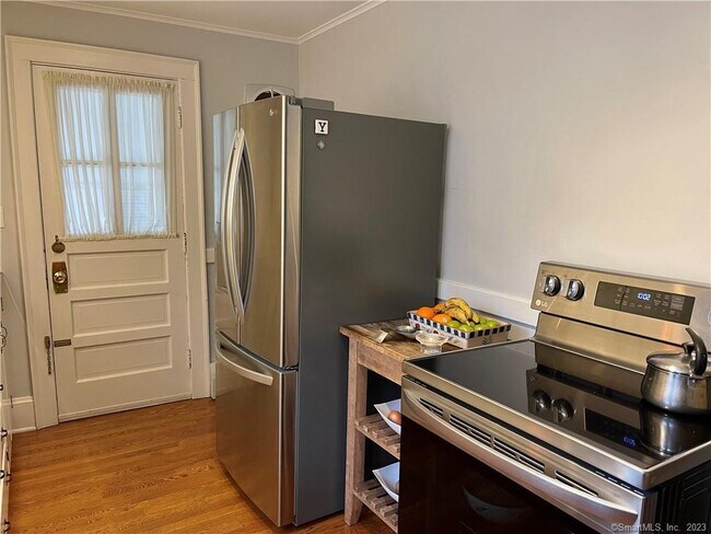 Building Photo - 43 Neck Rd