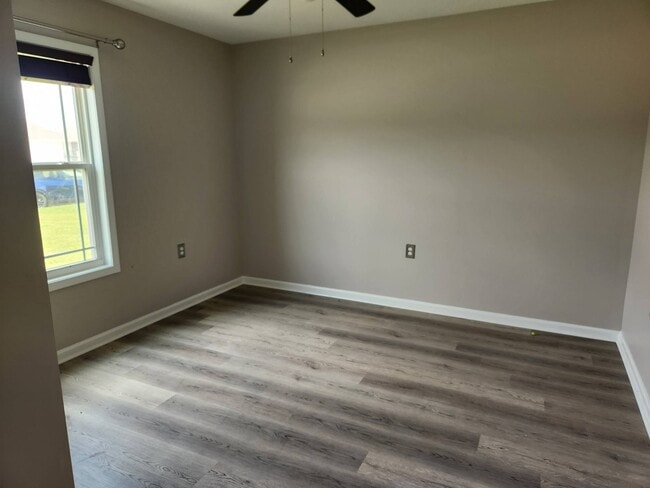 Building Photo - 210 Stacy Dr