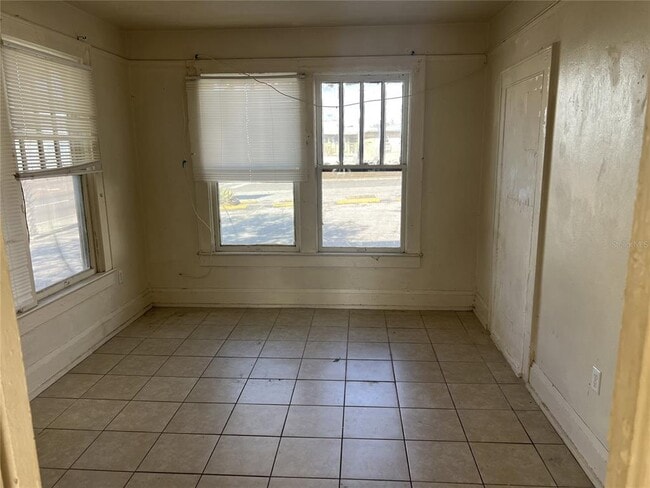 Building Photo - 720 6th St NW