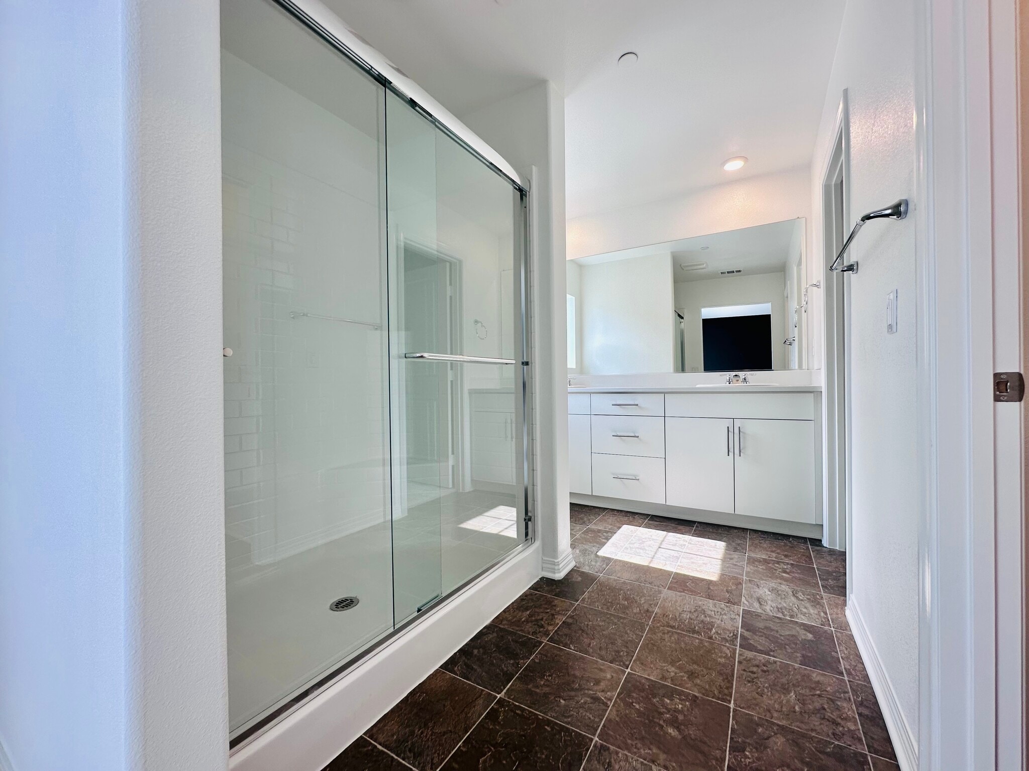 Master bathroom - 7108 Olive Grove St