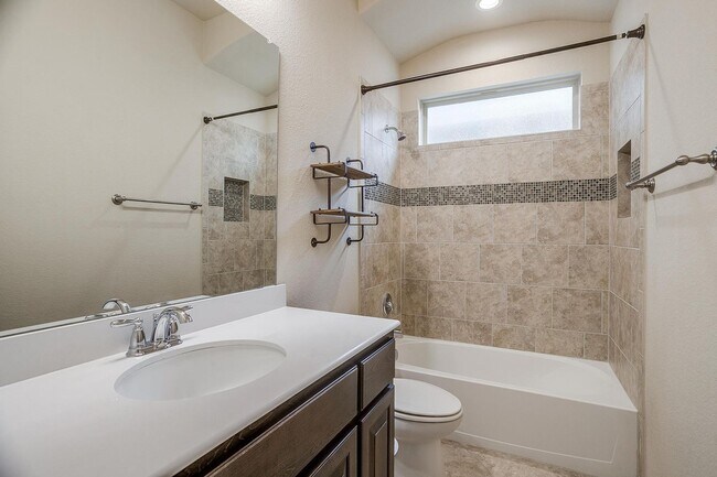 Building Photo - Beautiful 5 Bed, 3 Bath, 2-Story Home in Morningstar Subdivision- Aledo ISD- 76008