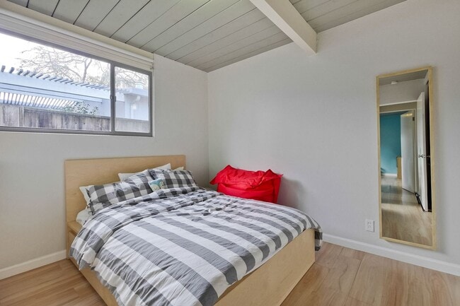 Building Photo - 4BD/2BA Cupertino Gem with Modern Upgrades!