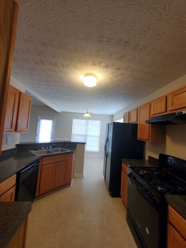 Building Photo - Open House 9/26/2025 Friday @6:00until 6:30PM