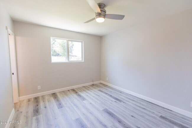 Building Photo - 1305 W Romo Jones St