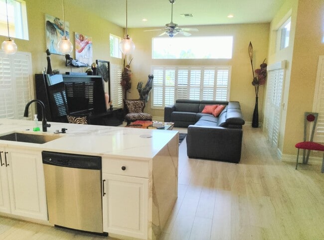Building Photo - 10680 Richfield Way