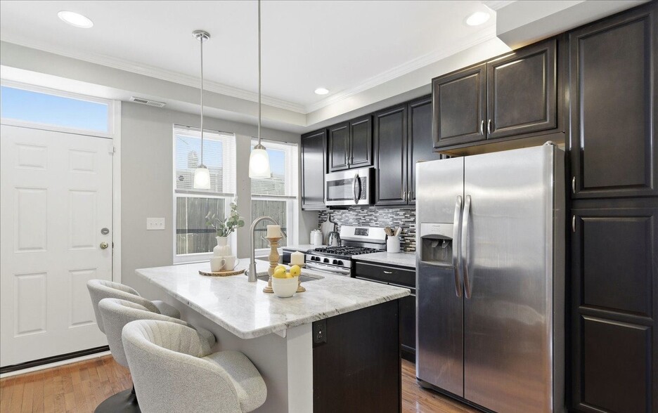 Kitchen - 415 N Glover St