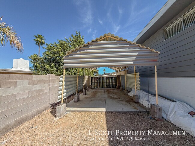 Building Photo - 3914 E Becker Ln