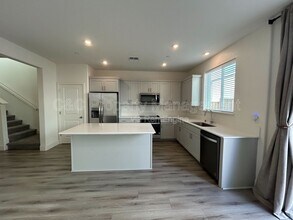 Building Photo - 158 Goldback St