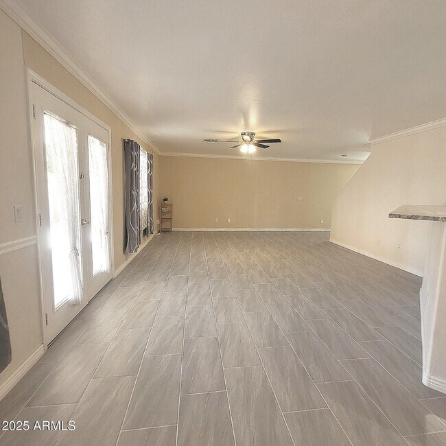 Building Photo - 2210 E Paraiso Dr