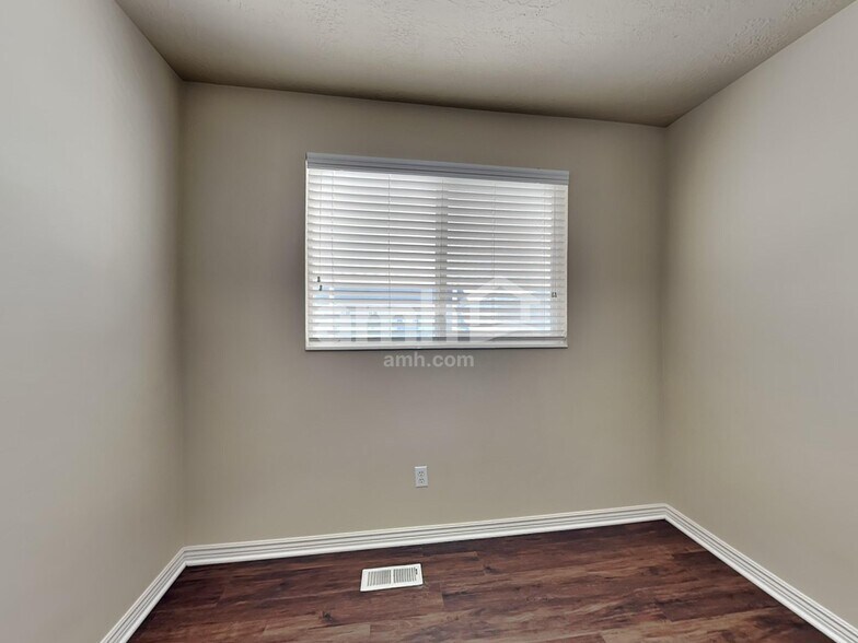 Building Photo - 1190 Inverness Dr