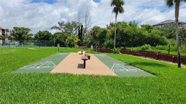 Building Photo - Annual turnkey furnished 2-Bedroom, 2-Bath...