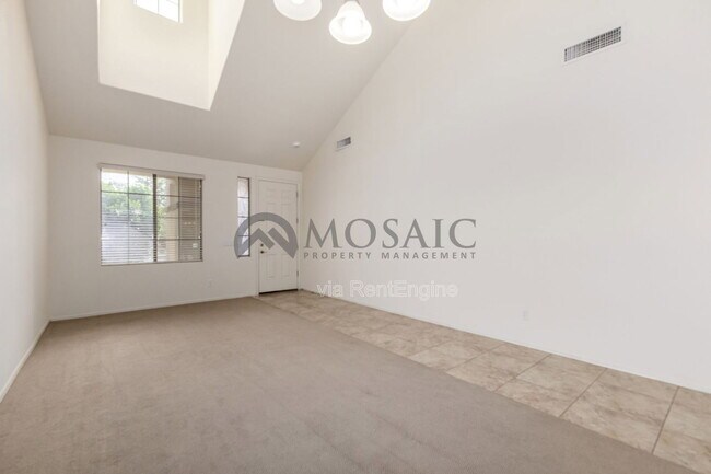 Building Photo - 2656 E Boston St