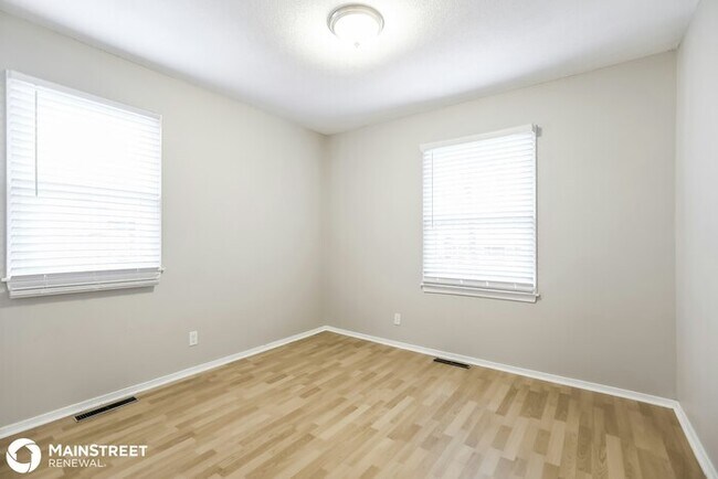 Building Photo - 3909 S Summit Ridge Dr