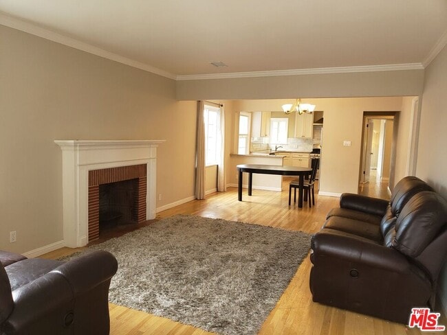 Building Photo - 1729 S Carmelina Ave